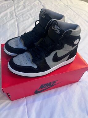 Nike Air Jordan 1 High Womens Sneakers - Black & Gray